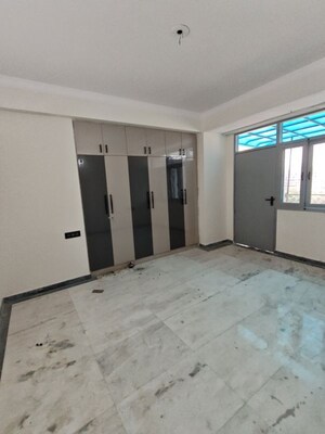 Room in 3 BHK Apartment at Sector 18 Dwarka – for Rent