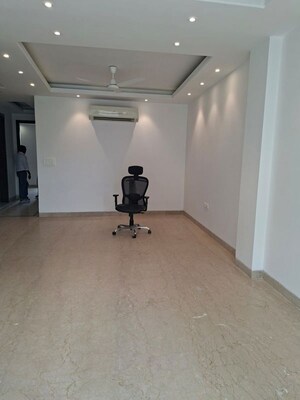 Room in 2 BHK Builder Floor at Malviya Nagar – for Rent