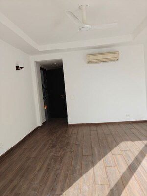 Room in 5 BHK Villa at Emaar Marbella, Sector 66 – for Rent