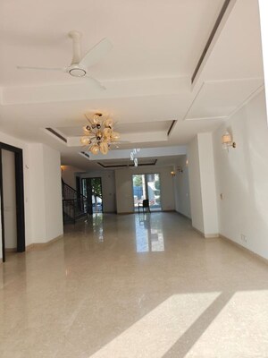 Room in 5 BHK Villa at Emaar Marbella, Sector 66 – for Rent