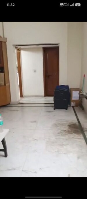 Room in 2 BHK Independent House at Rwa Jalvayu Vihar Noida, Sector 25 – for Rent