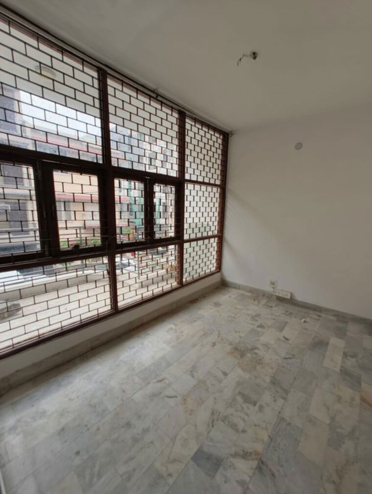 Room, greater kailash i 3 Bedroom 200 Sq.Yd. Builder Floor In Greater Kailash I Delhi 10600157