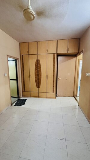Room in 1 BHK Apartment at Pinewood Apartment, Mulund West – for Sale
