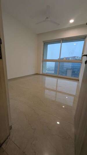 Room in 2 BHK Apartment at Aurum Q Residences, Ghansoli – for Sale