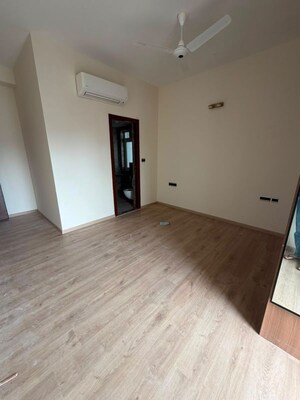 Room in 3 BHK Apartment at Sumadhura The Olympus, Nanakramguda – for Rent