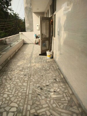 Balcony in 3 BHK Independent House at Nilgiri Apartments, Sector 34 – for Rent