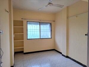 Room in 2 BHK Apartment at Pranayraj Plaza, Dhanori – for Rent