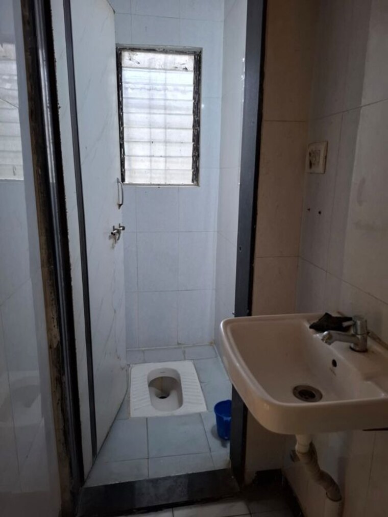Bathroom, pranayraj-plaza 2 Bedroom 1200 Sq.Ft. Apartment In Dhanori Pune 10600215