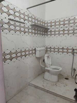Bathroom in 3 BHK Independent House at Pandeypur – for Rent
