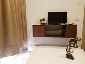 Furnished Amenities in 1 BHK Apartment at Hiranandani Estate Solitaire C, Ghodbunder Road – for Sale