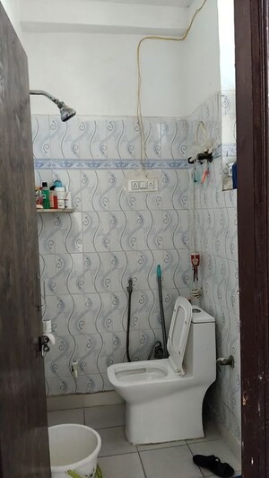 Bathroom in 1 BHK Builder Floor at Spring Field, Sector 31 – for Sale