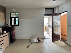 Room in 1 BHK Builder Floor at Sector 54 – for Rent