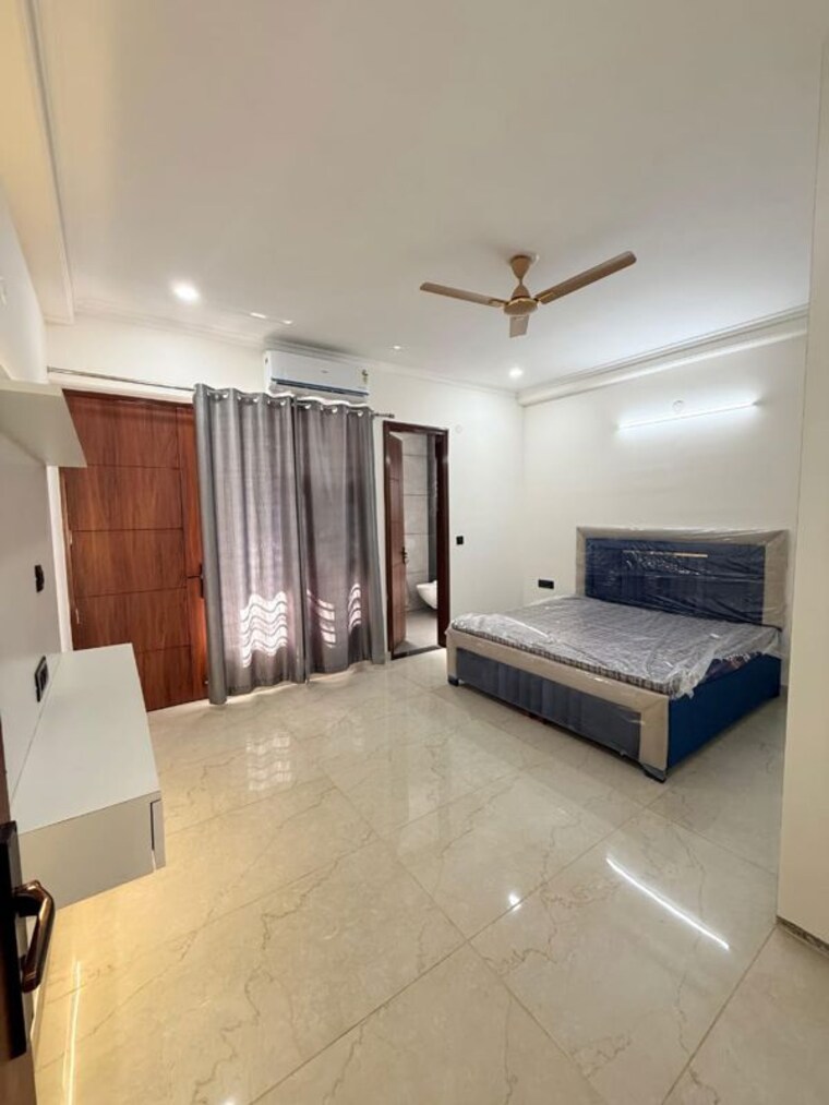 Living Room, old-dlf-colony 1 Bedroom 700 Sq.Ft. Builder Floor In Sector 14 Gurgaon 10600233