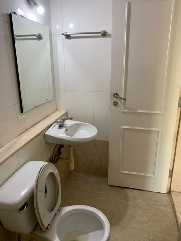 Bathroom, hiranandani-estate-crown 1 Bedroom 780 Sq.Ft. Apartment In Ghodbunder Road Thane 10600229