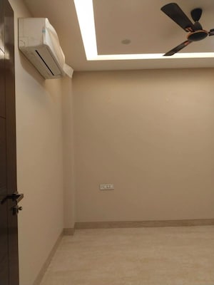 Room in 2 BHK Apartment at Godrej Habitat, Sector 3 – for Sale