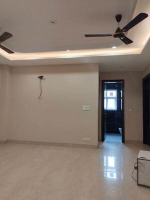 Room in 2 BHK Apartment at Godrej Habitat, Sector 3 – for Sale