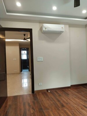 Room in 2 BHK Apartment at Godrej Habitat, Sector 3 – for Sale