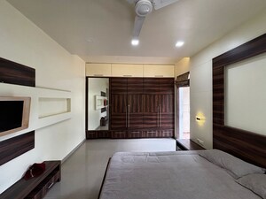 Room in 3 BHK Apartment at Acropolis Purple Nine Hills, Kondhwa – for Rent