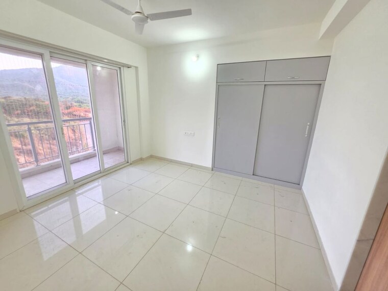 Bathroom, godrej-emerald 3 Bedroom 1044 Sq.Ft. Apartment In Ghodbunder Road Thane 10600267