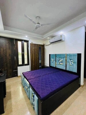 Bedroom in 3 BHK Builder Floor at Krishna Homes Gurgaon, Sector 14 – for Rent