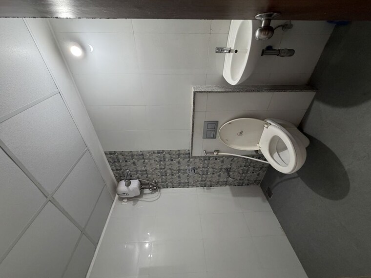 Attached Bathroom, lodha-downtown 3 Bedroom 890 Sq.Ft. Apartment In Dombivli East Thane 10600279
