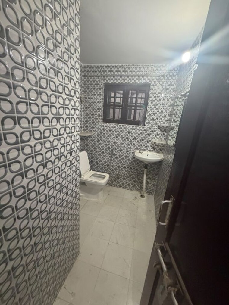 Bathroom, sector 52 1 Bedroom 472 Sq.Ft. Builder Floor In Sector 52 Gurgaon 10600277
