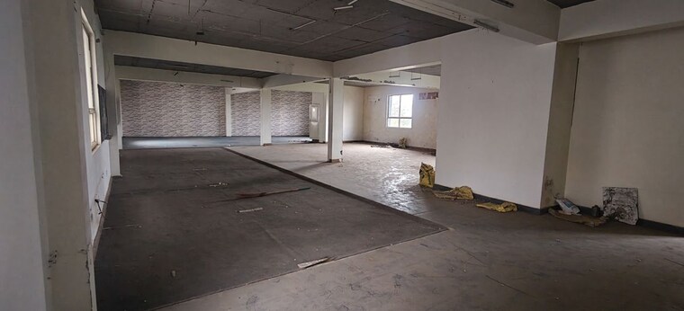  Parking, chattarpur Commercial Office Space 2700 Sq.Ft. In Chattarpur Delhi 10600297