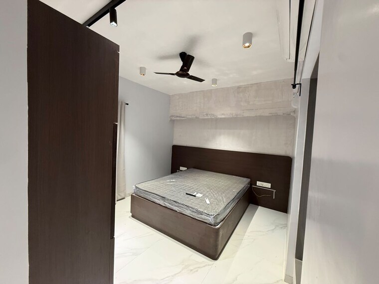 Bathroom, sumati-sadan 2 Bedroom 700 Sq.Ft. Apartment In Vile Parle East Mumbai 10600305