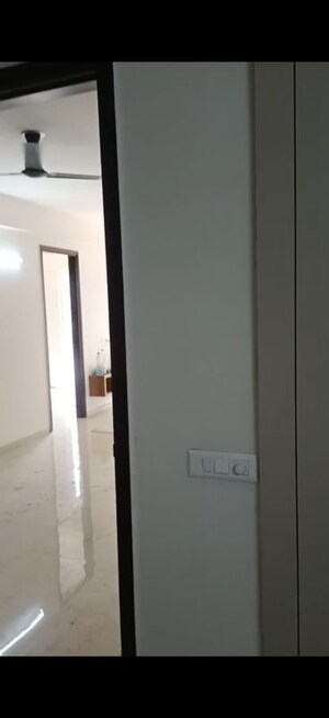 Building Lobby in 3.5 BHK Apartment at Smart World Gems, Sector 89 – for Rent
