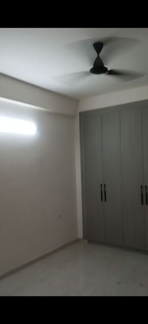 Room in 3.5 BHK Apartment at Smart World Gems, Sector 89 – for Rent