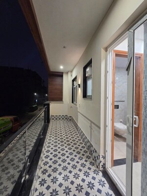 Building Lobby in 3 BHK Builder Floor at Green Fields Colony – for Sale
