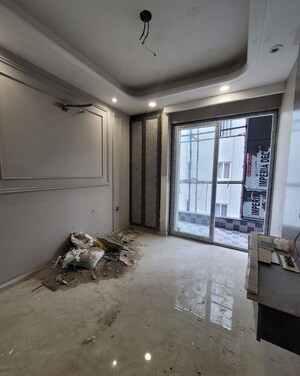 Room in 3 BHK Builder Floor at Green Fields Colony – for Sale