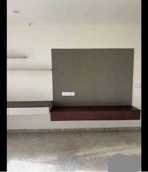 Room in 3 BHK Apartment at Aurobindo Kohinoor, Serilingampally – for Rent