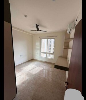 Room in 3 BHK Apartment at Aurobindo Kohinoor, Serilingampally – for Rent