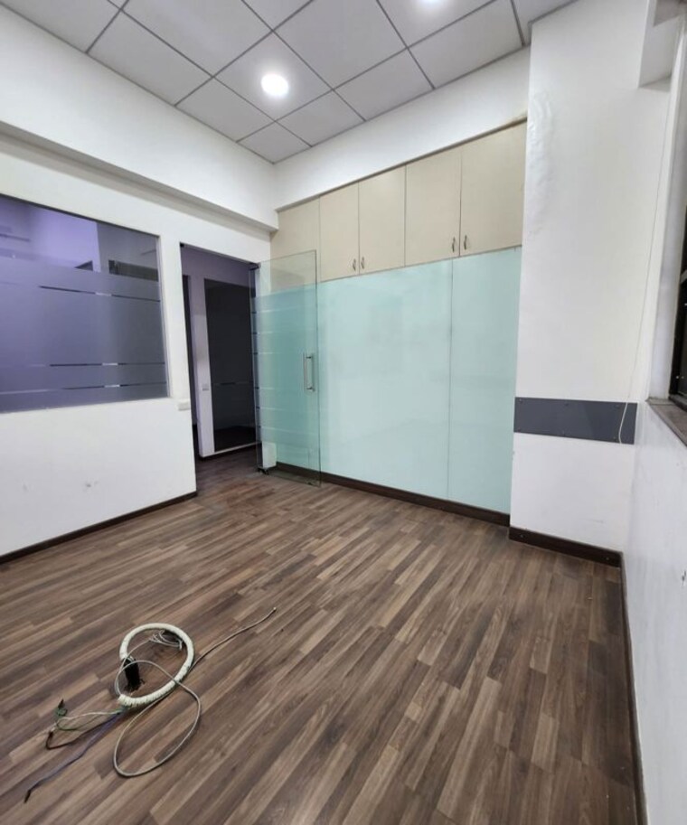 Room, veera desai industrial estate Commercial Office Space 1000 Sq.Ft. In Veera Desai Industrial Estate Mumbai 10600319