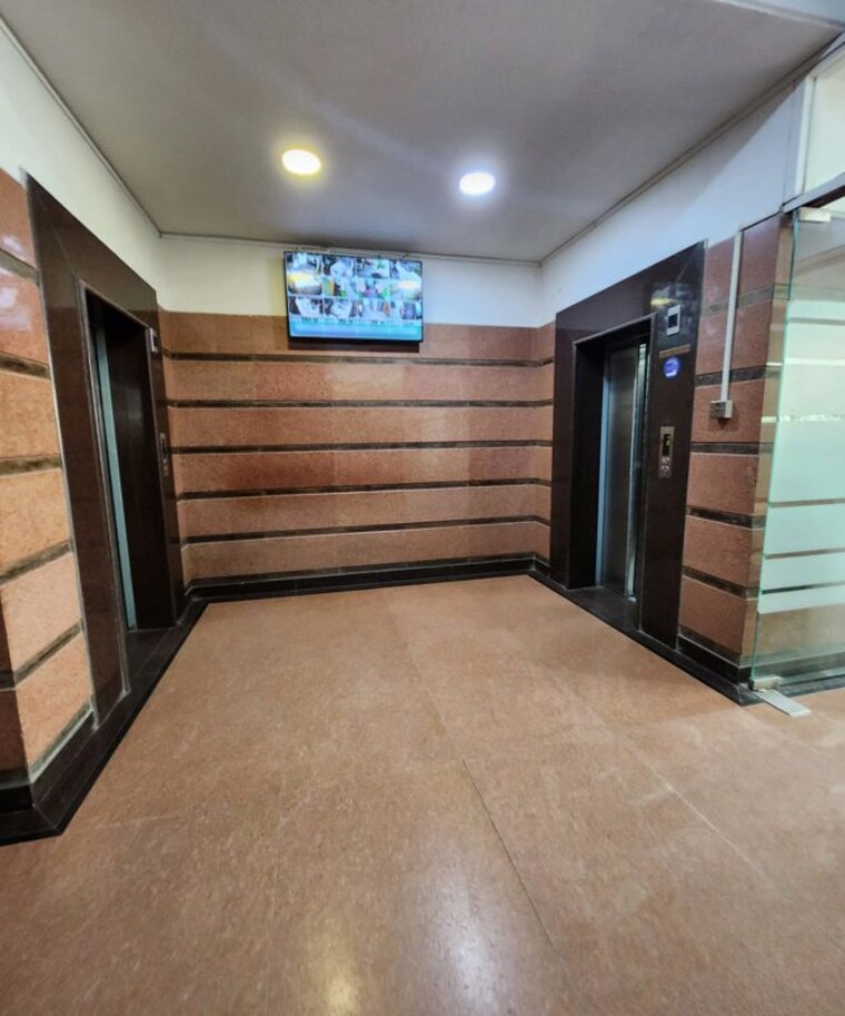 Room, veera desai industrial estate Commercial Office Space 1000 Sq.Ft. In Veera Desai Industrial Estate Mumbai 10600319