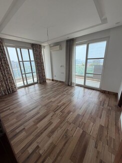 4 BHK Apartment For Sale in High Ground