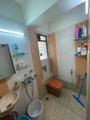 Team Area in 1 BHK Apartment at Sai Baba Complex Goregaon, Goregaon East – for Rent