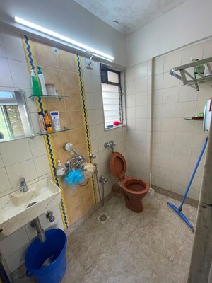Team Area in 1 BHK Apartment at Sai Baba Complex Goregaon, Goregaon East – for Rent