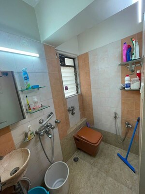 Team Area in 1 BHK Apartment at Sai Baba Complex Goregaon, Goregaon East – for Rent