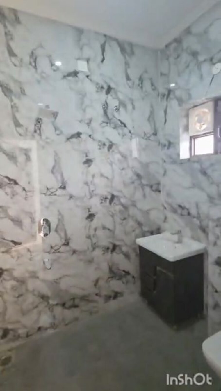 Bathroom, shahastradhara road 3 Bedroom 122 Sq.Yd. Independent House In Shahastradhara Road Dehradun 10600324