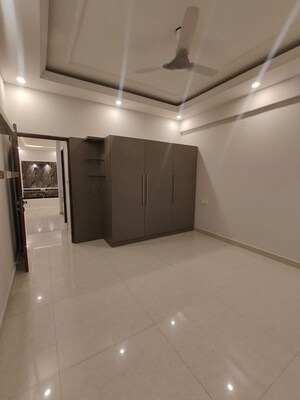 Room in 3 BHK Apartment at Cooke Town – for Sale