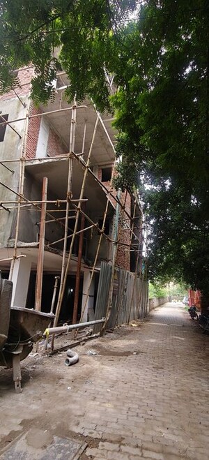 3 BHK Builder Floor For Sale in Chattarpur