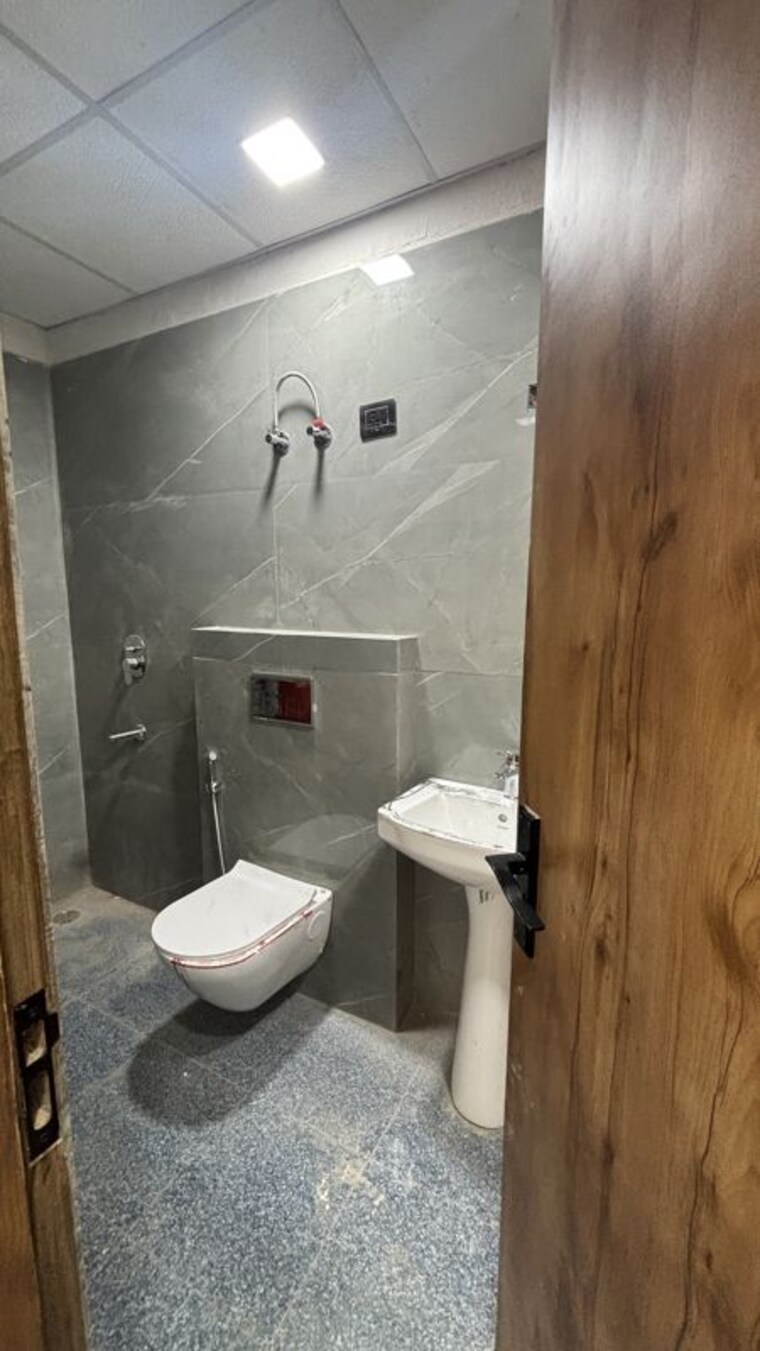 Bathroom, kingson-green-villa-phase-2 2 Bedroom 1108 Sq.Ft. Builder Floor In Panchsheel Green Greater Noida 10600265