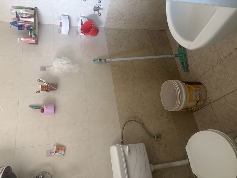 Bathroom, shree-vardhman-green-court 1 Bedroom 336 Sq.Ft. Apartment In Sector 90 Gurgaon 10600401