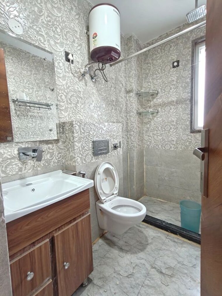 Bathroom, sector 42 1 Bedroom 450 Sq.Ft. Builder Floor In Sector 42 Gurgaon 10600406