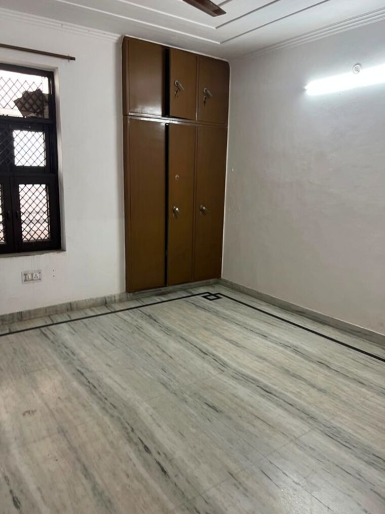 Room, sector 10a 2 Bedroom 161 Sq.Yd. Villa In Sector 10a Gurgaon 10600413