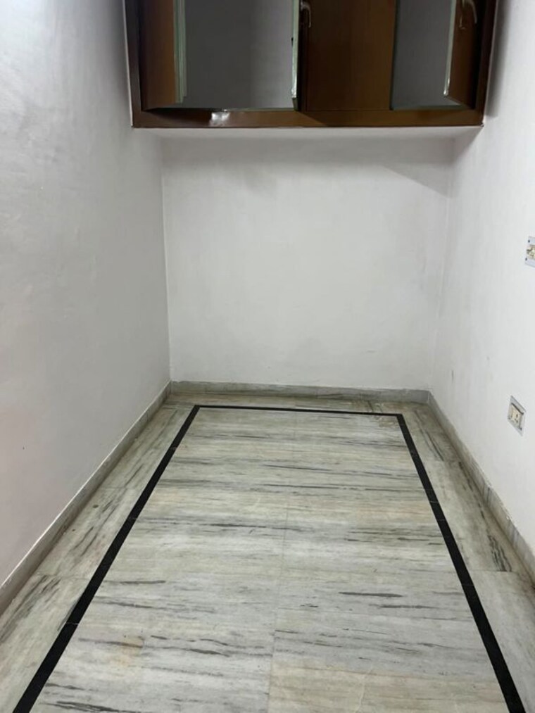 Room, sector 10a 2 Bedroom 161 Sq.Yd. Villa In Sector 10a Gurgaon 10600413