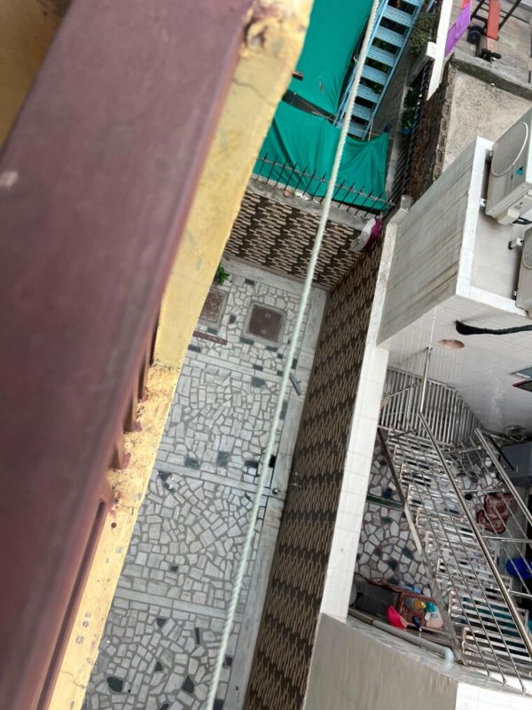 Balcony, sector 10a 2 Bedroom 161 Sq.Yd. Villa In Sector 10a Gurgaon 10600413