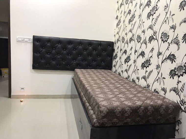 Bedroom, satellite 3 Bedroom 1250 Sq.Ft. Apartment In Satellite Ahmedabad 10598147